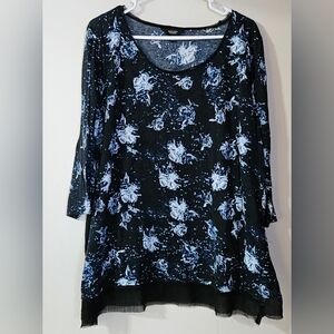 2X Woman's Lightweight Blue -Black Floral Simply Vera Vera Wang Shirt